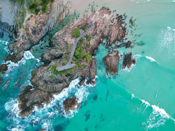 Aus byron bay beach nsw ana flores unsplash 1