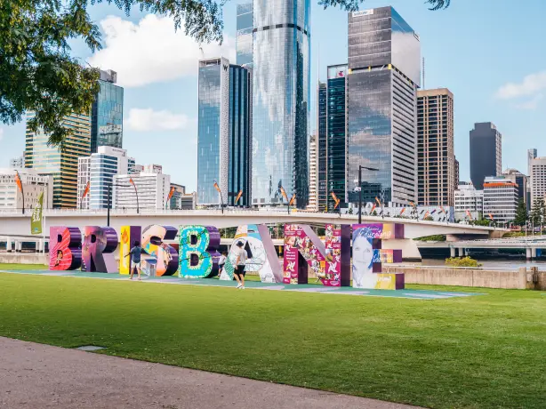 Aus brisbane qld sign city view credit Tourism and Events Queensland