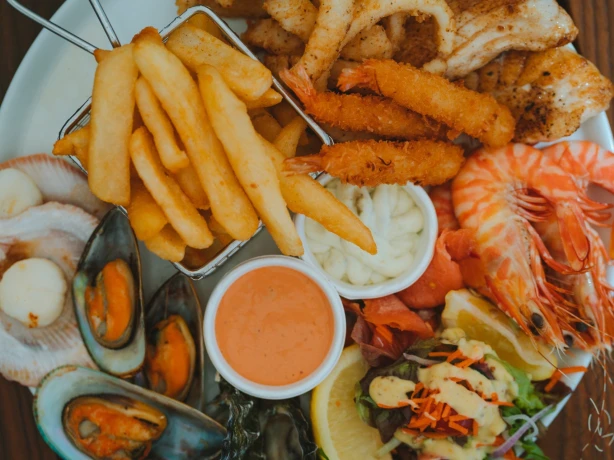 Aus queensland cuisine seafood dining credit Tourism and Events Queensland 1