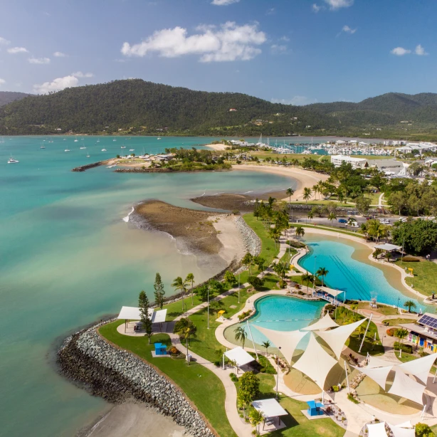 Aus queensland airlie beach lagoon