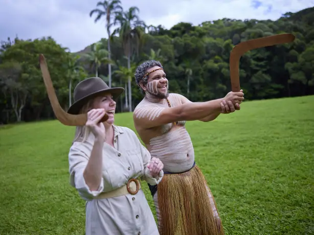 Aus qld cairns indigneous guide boomerang credit Tourism and Events Queensland