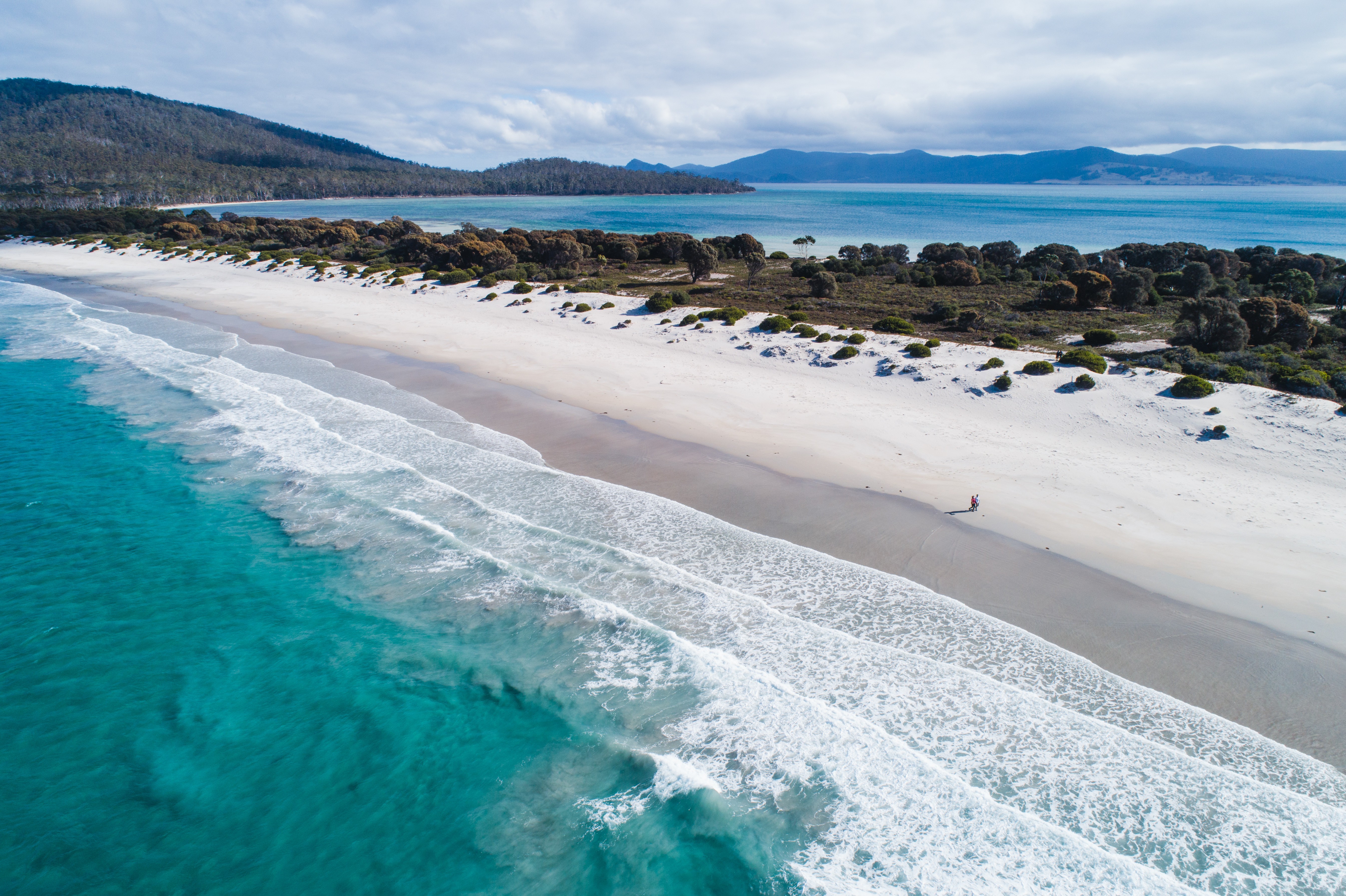 Luchtfoto van Ocean Beach Maria Island in Tasmanië, Australië
