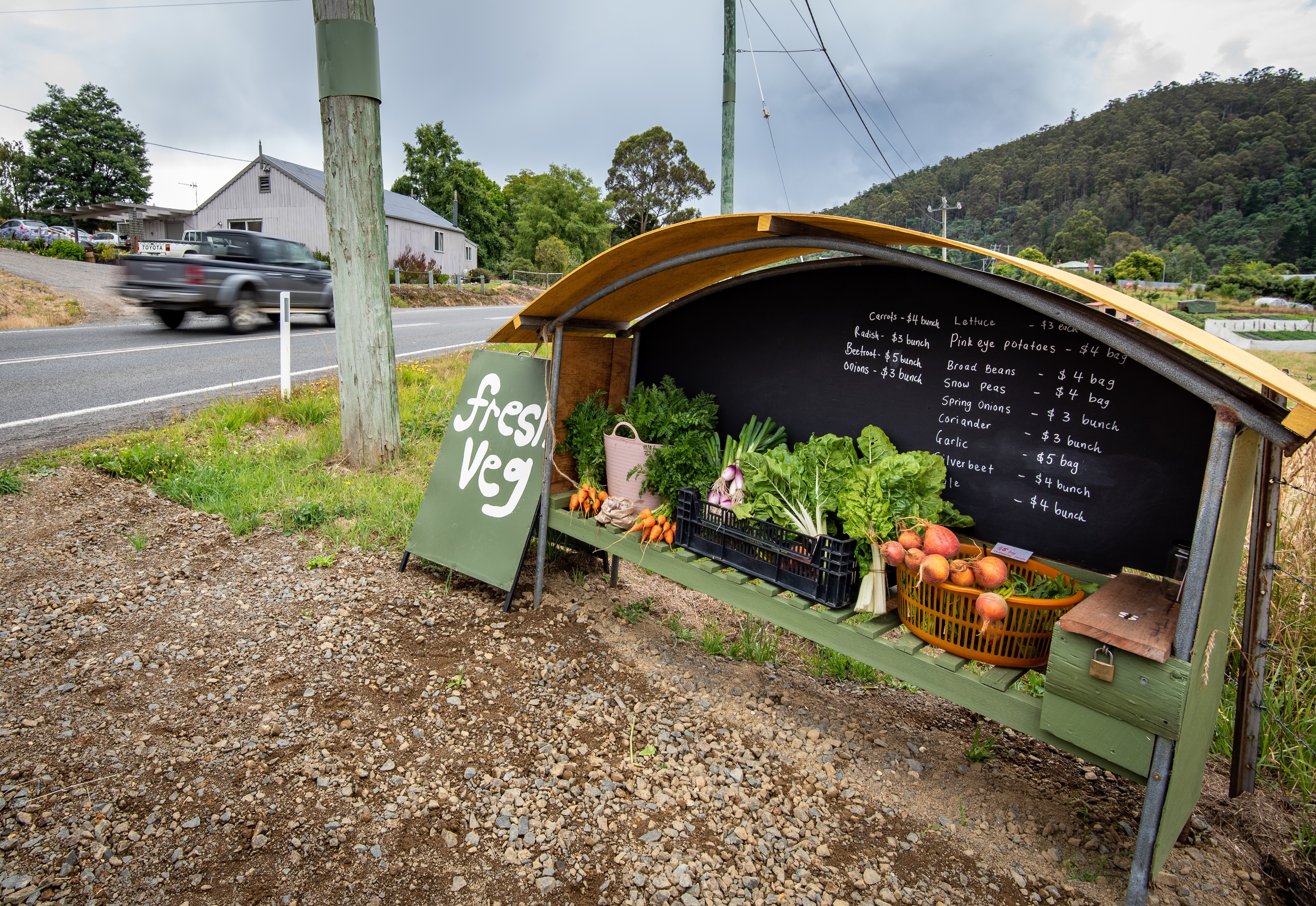 Aus tasmania Roadside stall Cygnet credit Paul County