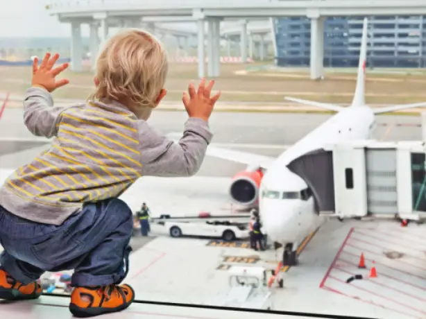 Header travelessence reiseblog australien neuseeland fliegen mit baby