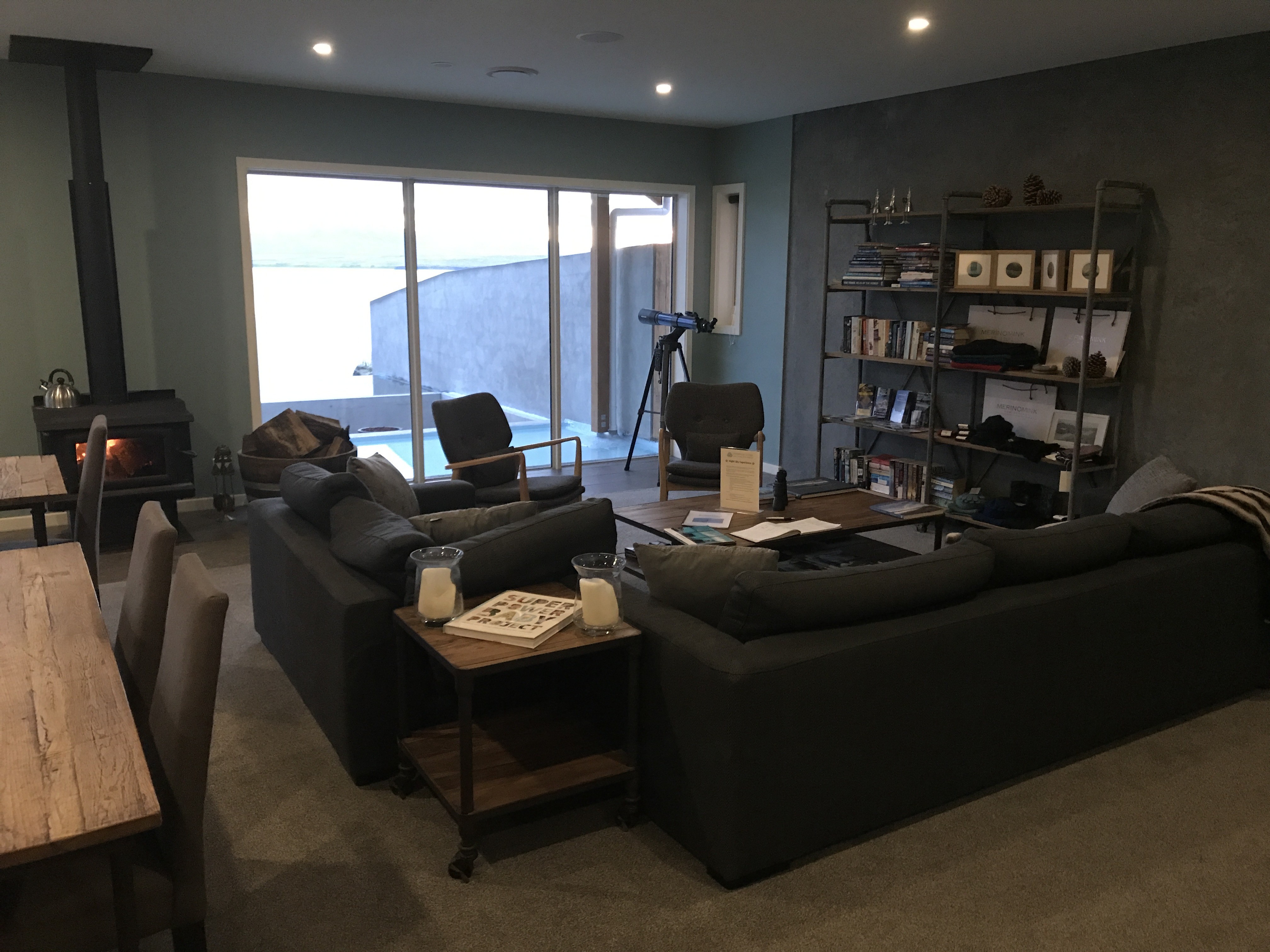 Lakestone Lodge living