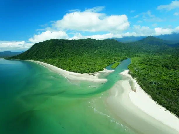 Eine Luftaufnahme des Daintree-Nationalparks, Queensland