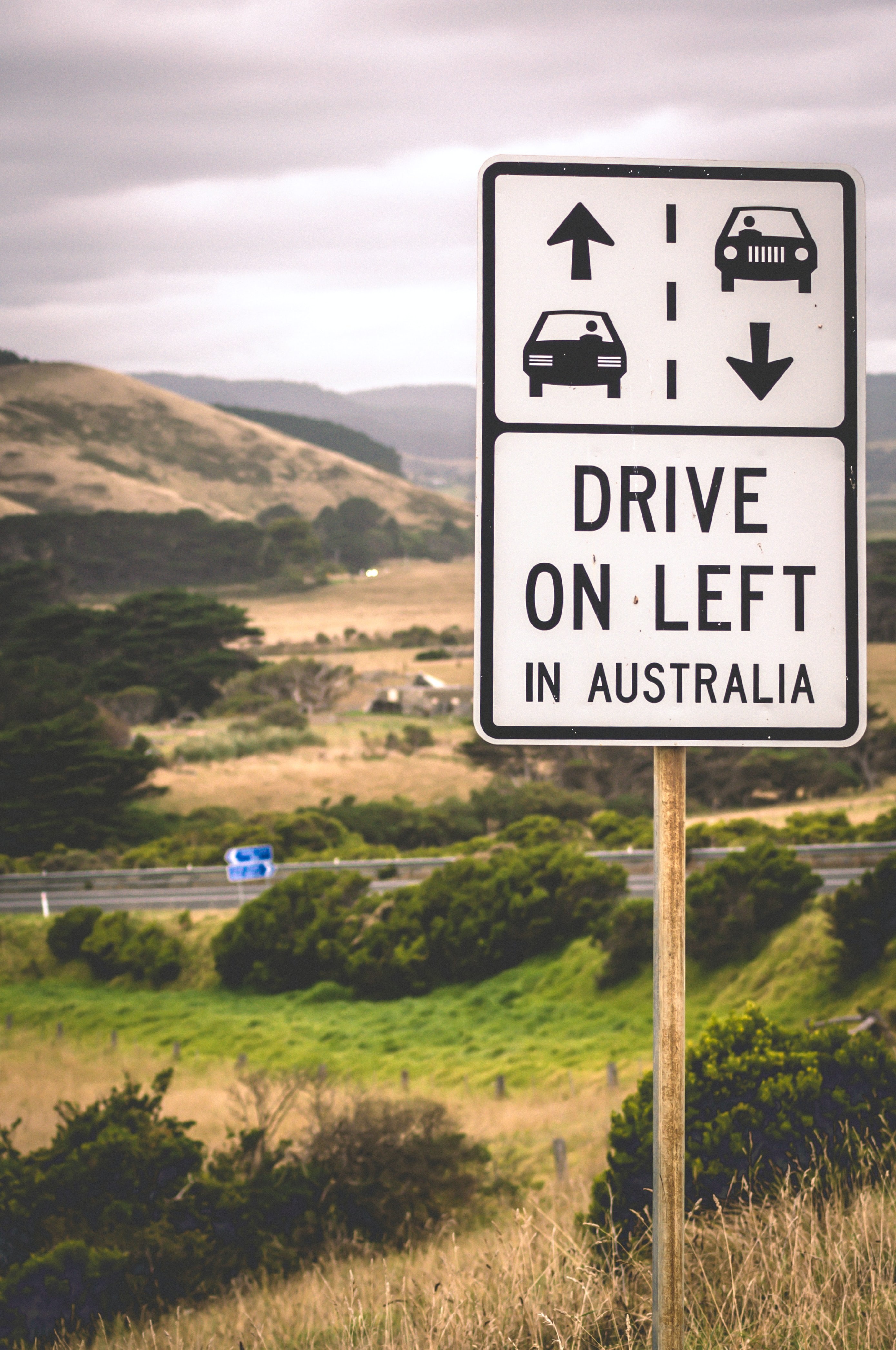 aus-vic-peterborough-great-ocean-road-driving.jpg