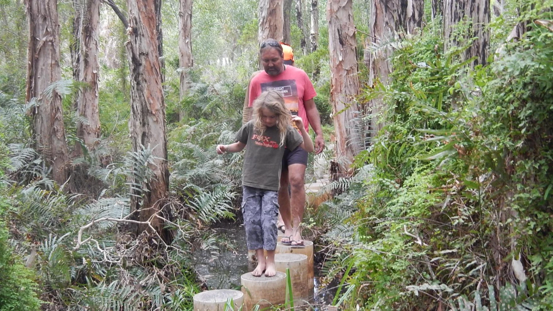 Aus 1770 local nature tour family see and do easy going