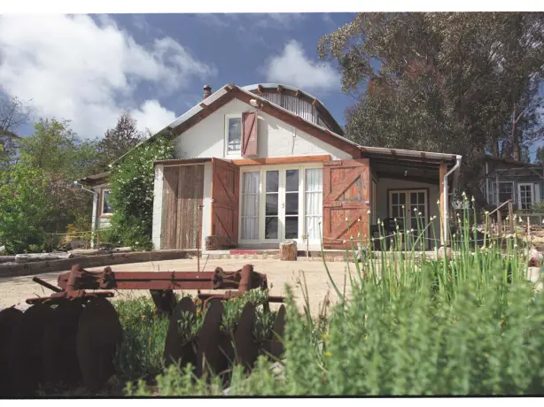 Auz old leura dairy milking shed cottage 1 family comfortable
