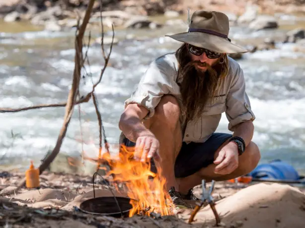 aus outback camp fire