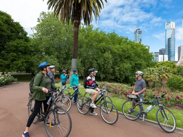 au biking friends see and do header