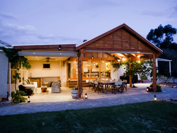 Auz arkaba 3 friends luxury