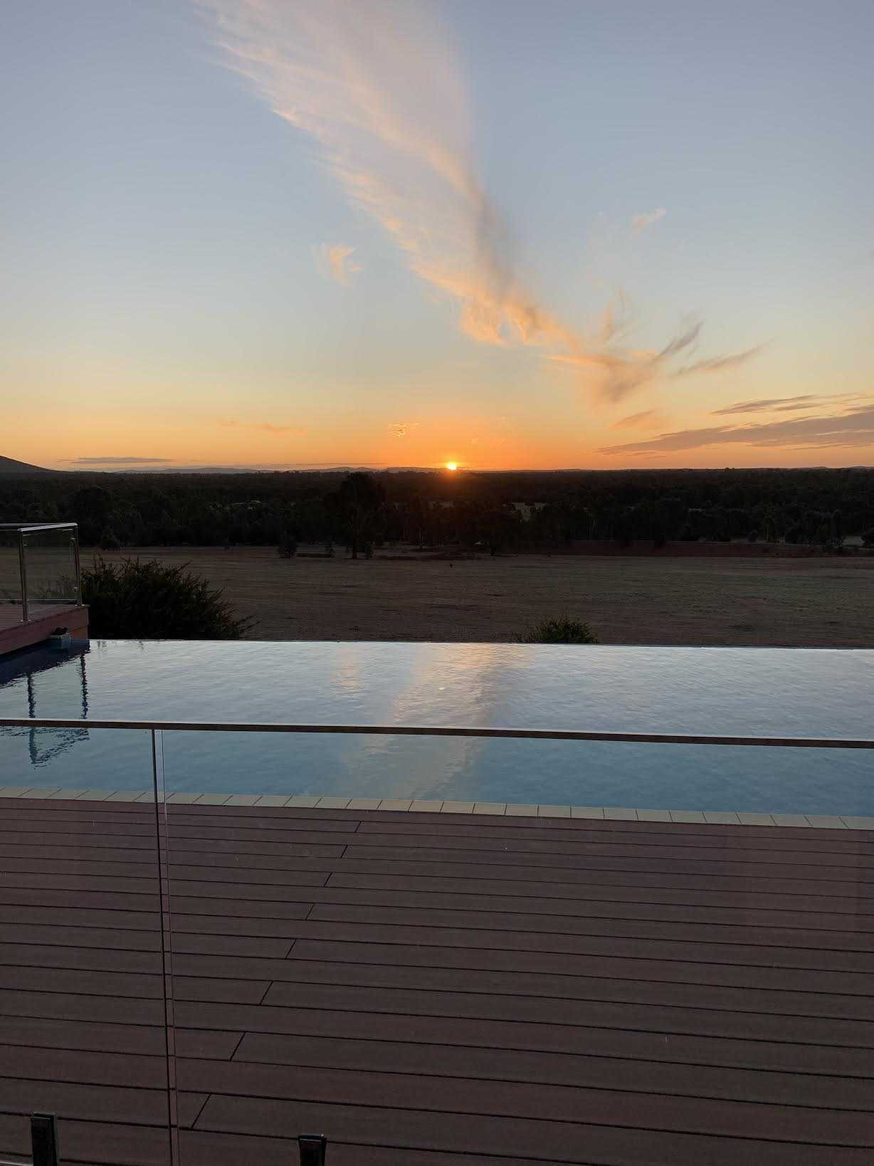 Australien reiseerfahrung rieke pool bei sonnenuntergang