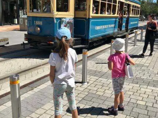 Neuseeland reiseerfahrung familie haag christchurch strassenbahn