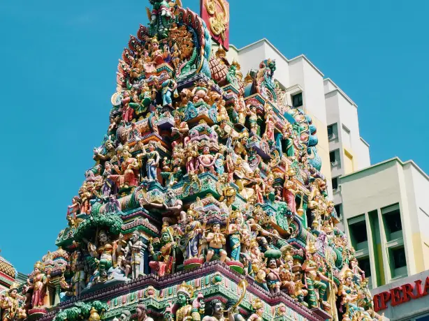 Een kleurrijke tempel in Singapore