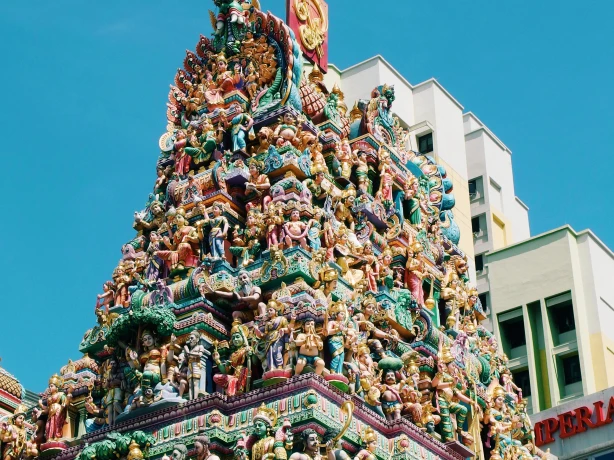 Een kleurrijke tempel in Singapore