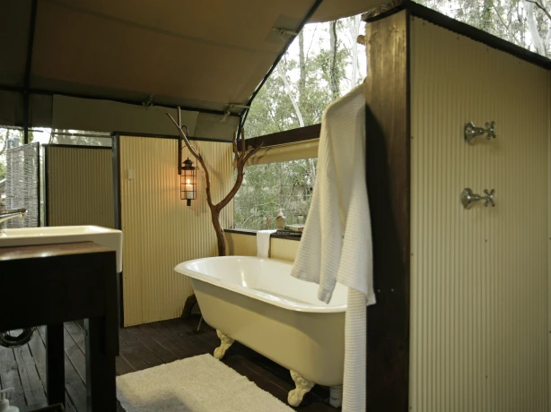Aus jervis bay tent bathroom partner stays very comfortable