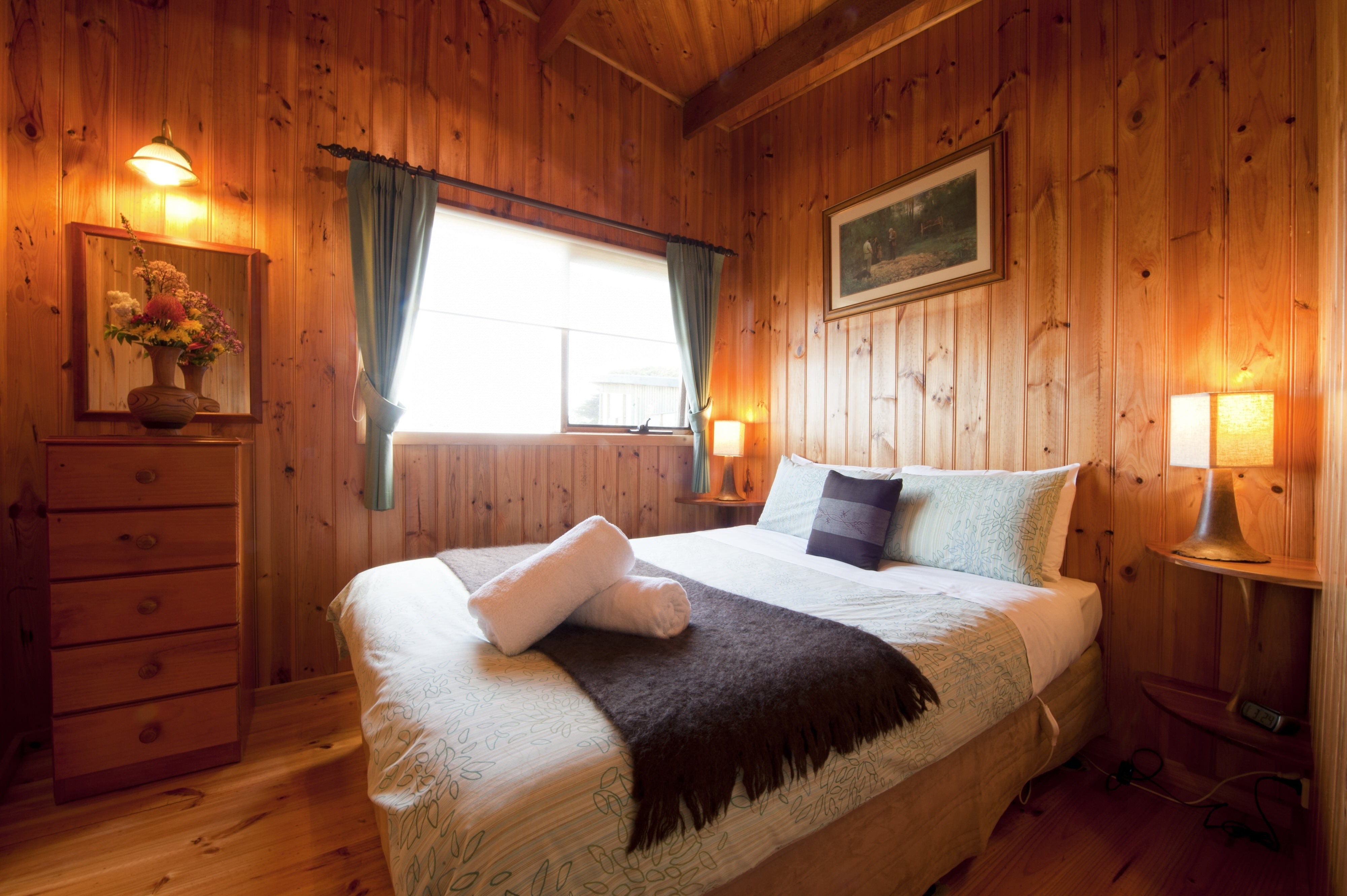 Aus great ocean road cottage bedroom partner stays comfortable
