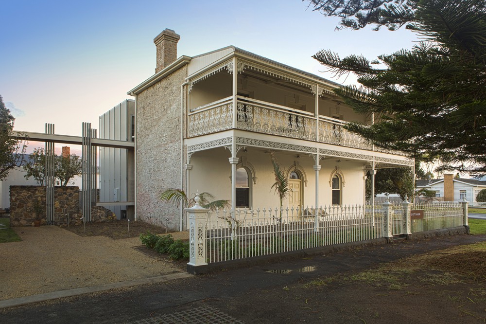 Au port fairy historic house outside view solo stays very comfortable