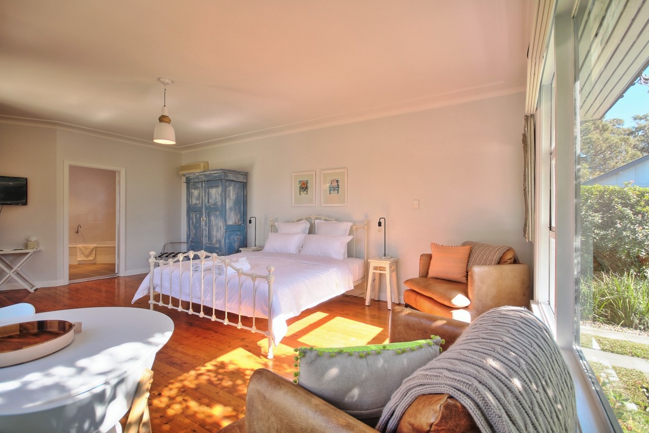 Auz dolphin sands jervis bay bed breakfast solo comfortable 2