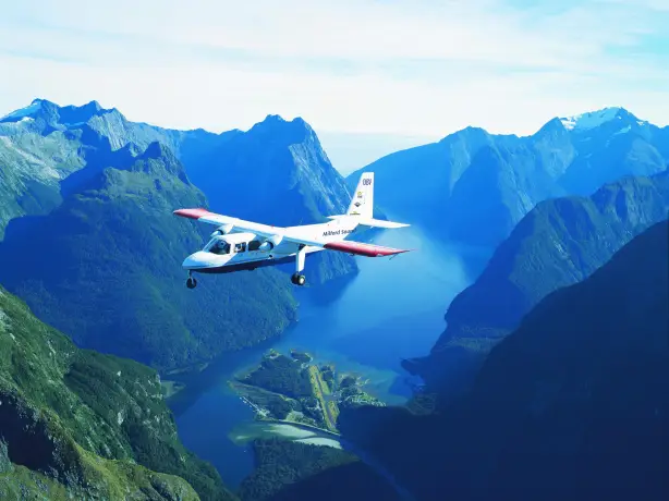 nz-south-fiordland national park-milford sound-nature scenic flight