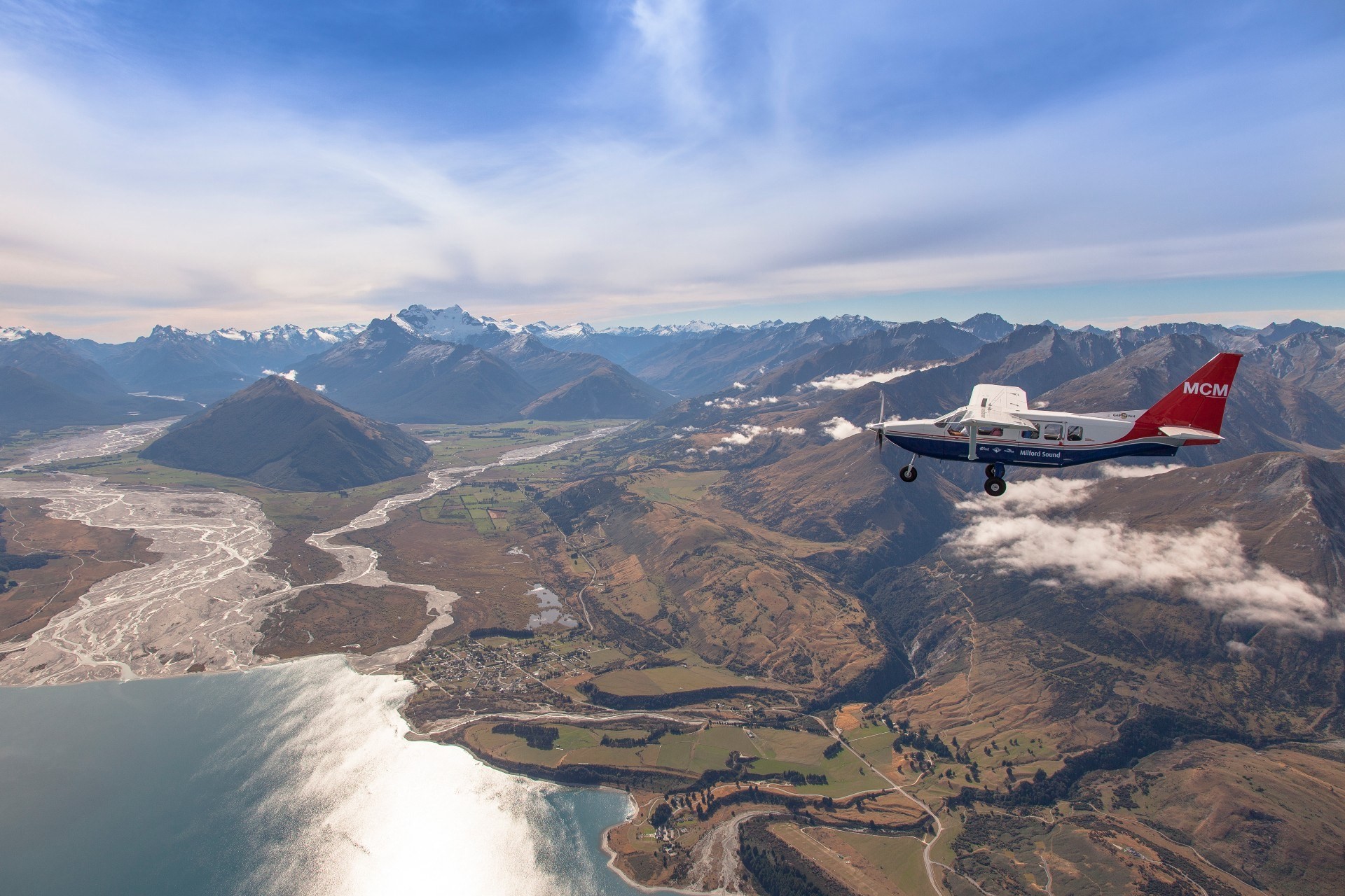 nz-south-fiordland national park-milford sound nature-scenic flight