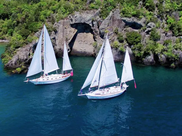 Nz taupo lake barbary scenic cruises