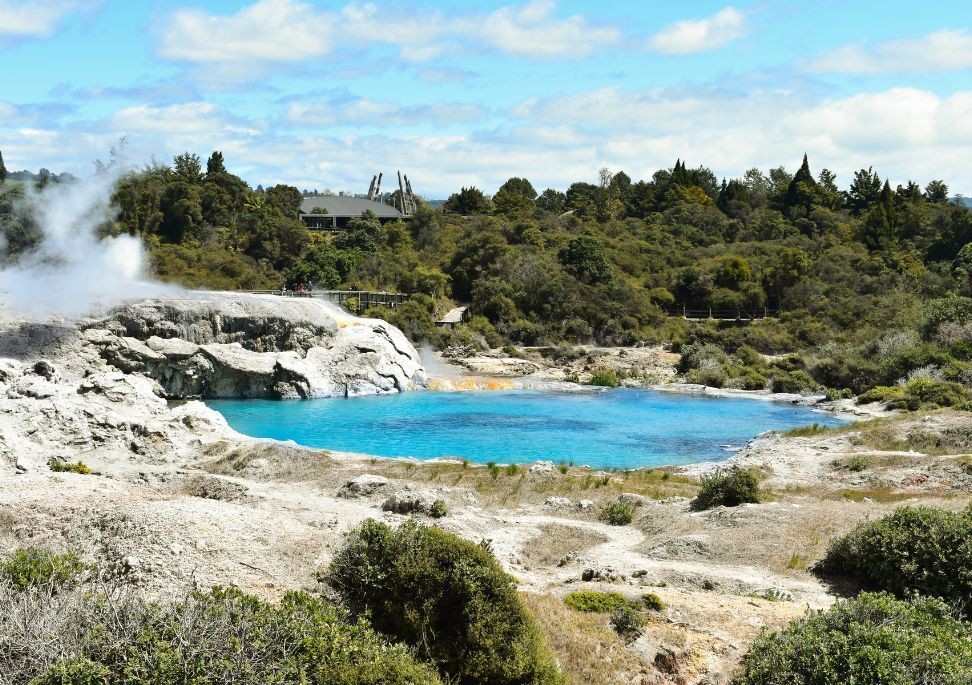 Rotorua thermal lake