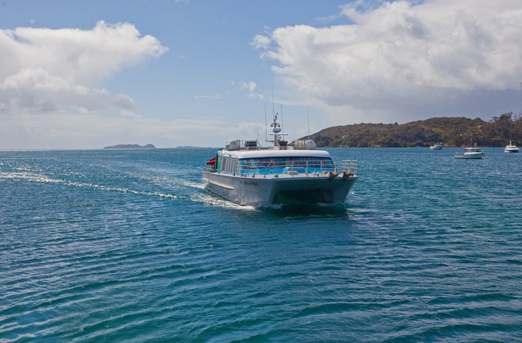 Stewart Island Ferry bei der Fahrt über das Wasser in Neuseeland