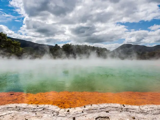 Hot springs nz hero
