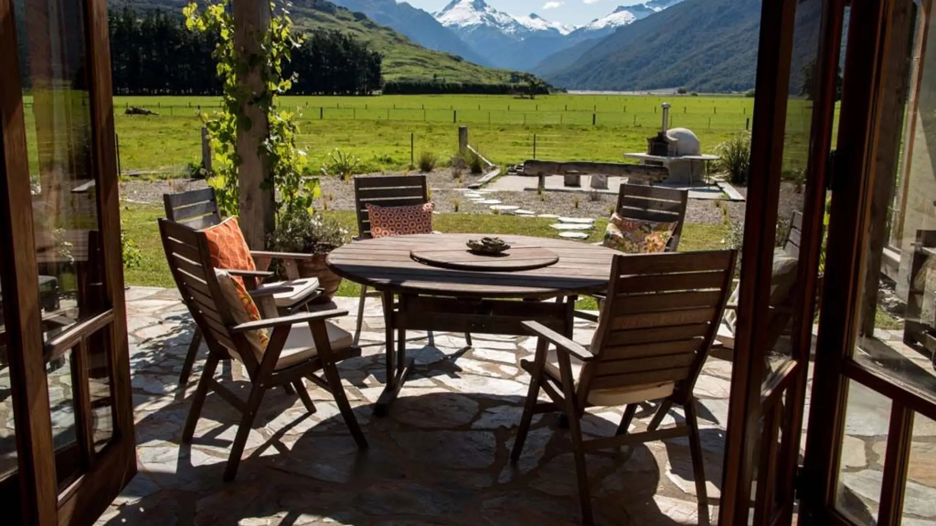 nz wild earth lodge dining
