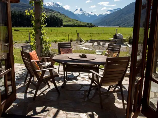 nz wild earth lodge dining