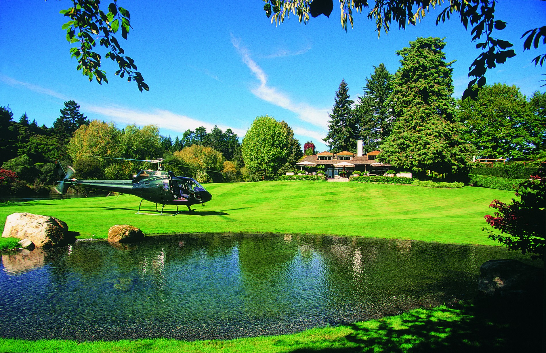 Nz huka lodge helicopters discoverpage detailed small scale stays