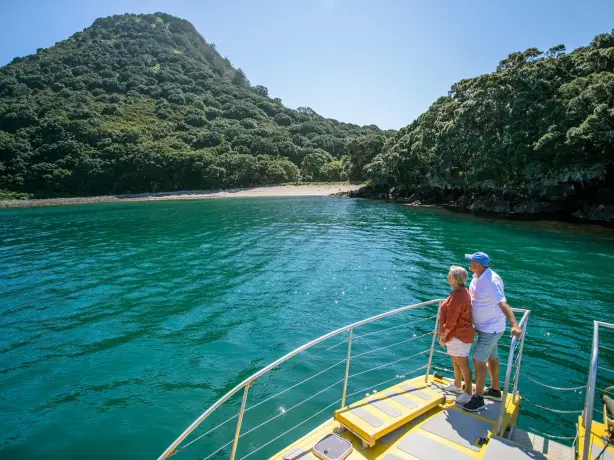nz north bay of plenty Moutohorā couple on a boat