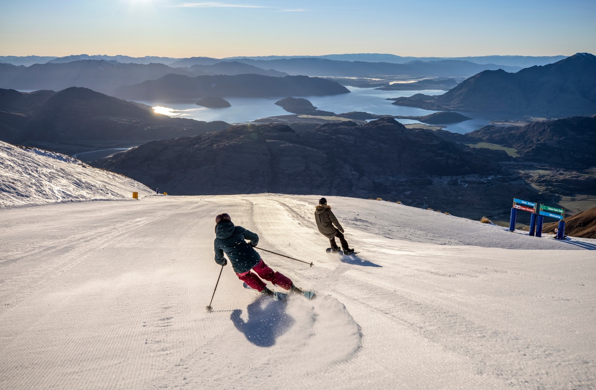 newzealand-south-lakewanaka-skiing