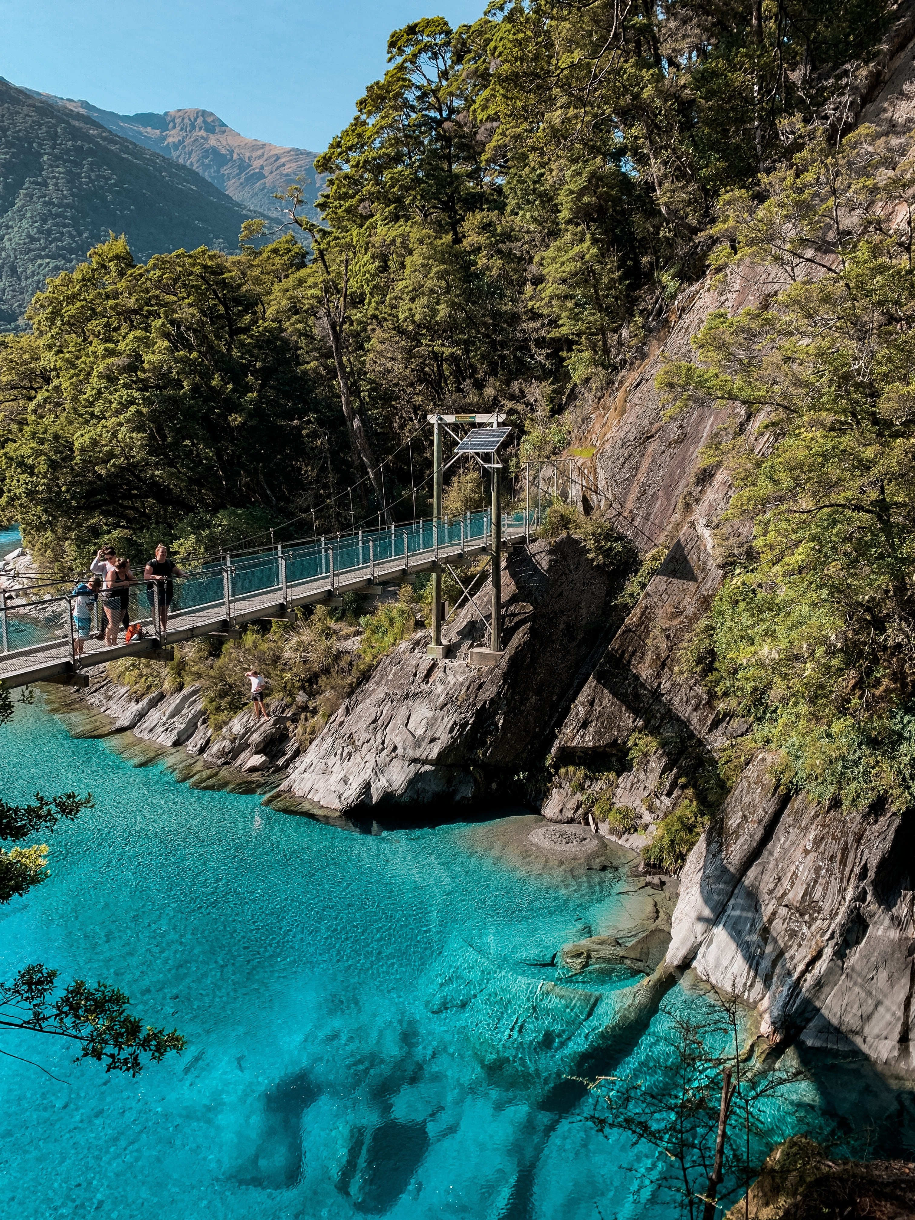 newzealand-south-mountaspiring-bluepools1