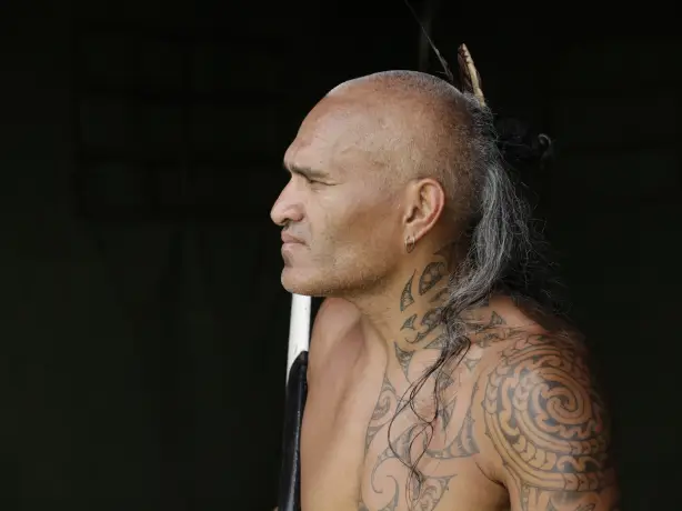 Nz maori man tattoos jimmy nelson discoverpage culture history