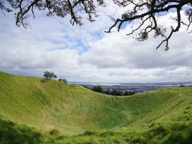 Nz north auckland mount eden crater park