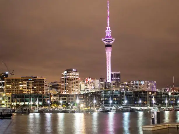 Auckland bei Nacht