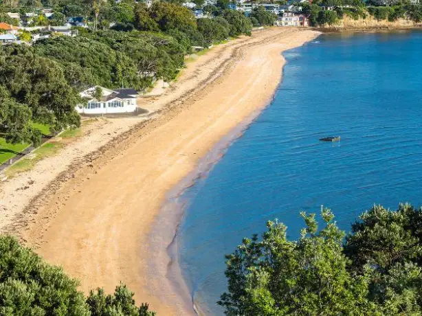 Nz north auckland takapuna beach