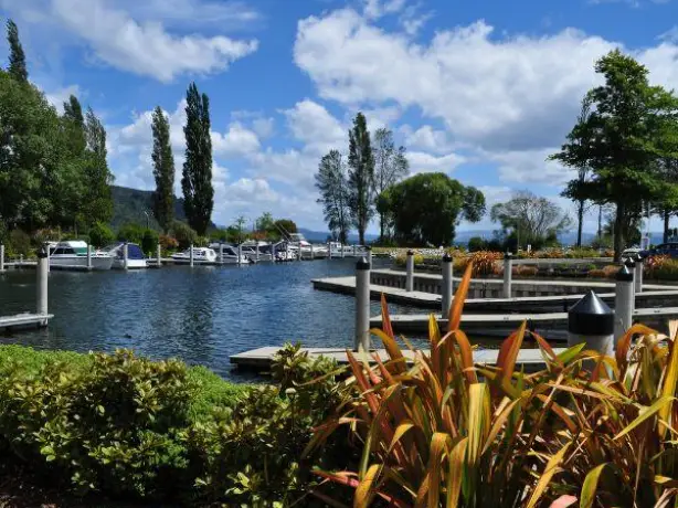 Nz north lake taupo kinloch town harbour