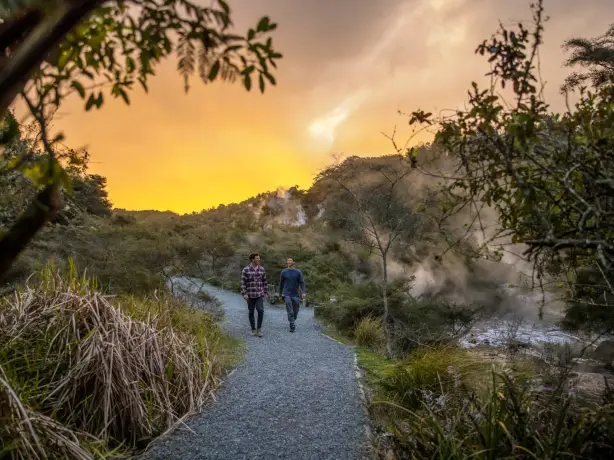 Nz north rotorua Waimangu Volcanic Valley Miles Holden