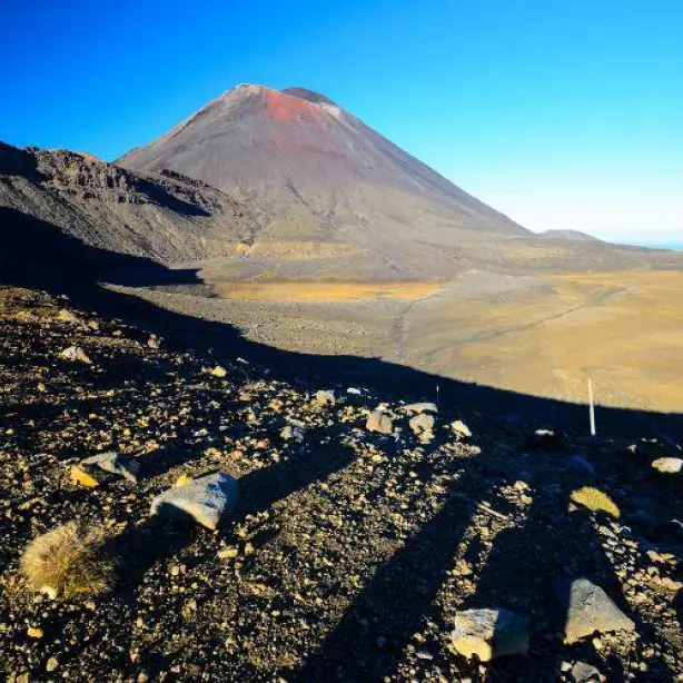 nz-north-tongariro alpine crossing-early morning