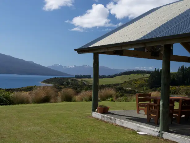 Nz lake te anau accommodation discoverpage small scale stays