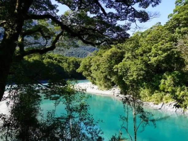 nz-south-mt aspiring-blue pools-views-hike