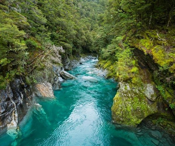 nz-south-mount aspiring-blue pools track