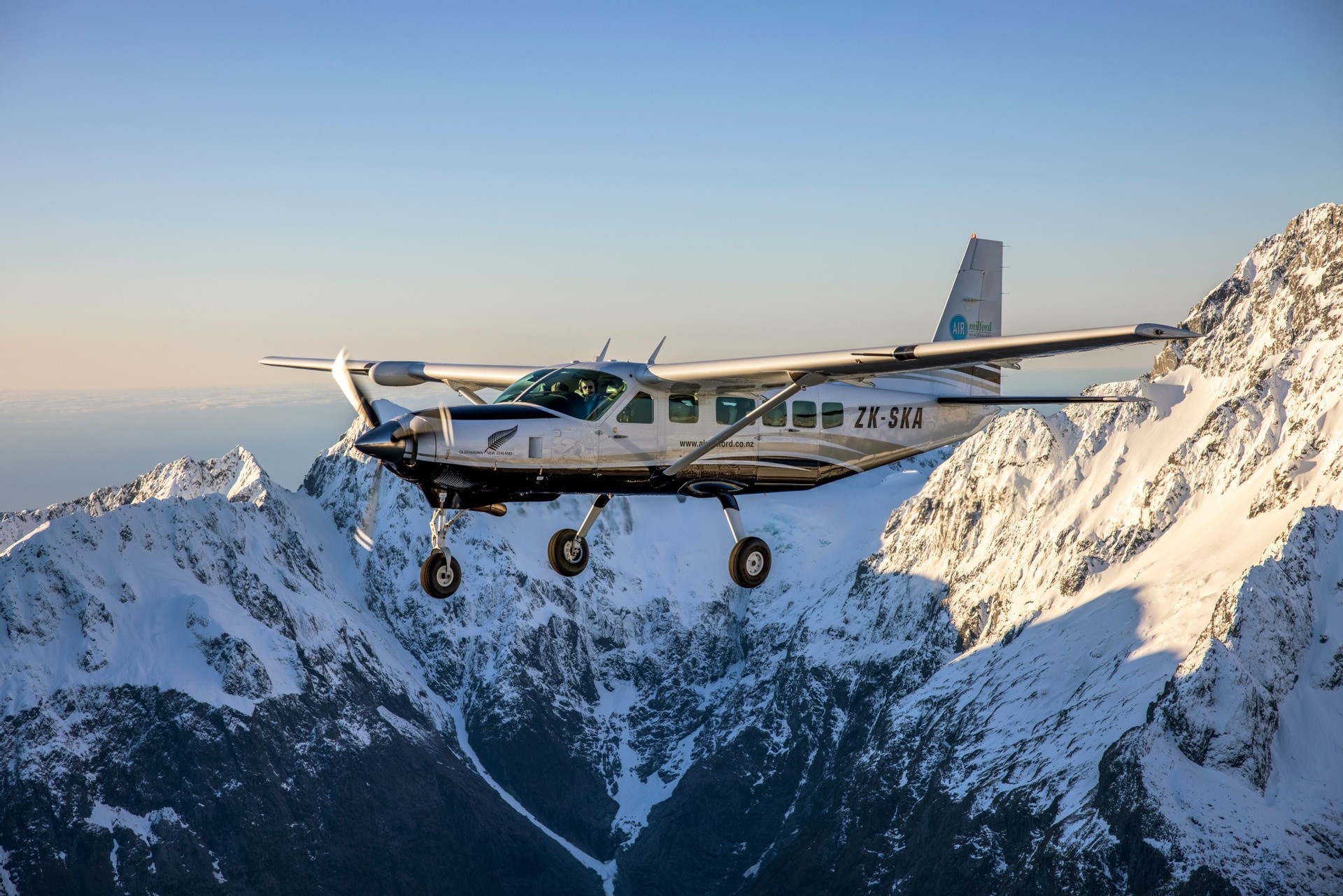 nz-south-mount aspiring-plane flight