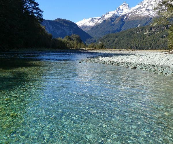 nz-south-mount aspiring-river and mountains