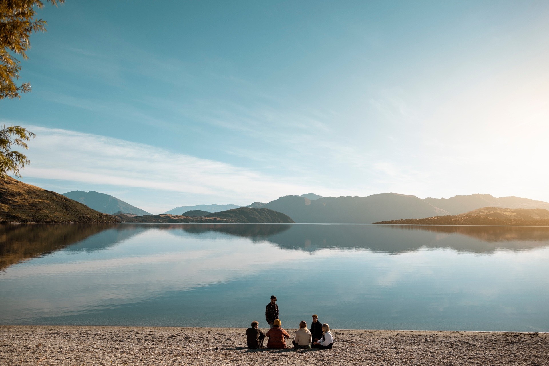 nz-south-mount aspiring-wanaka lake-summer-friends