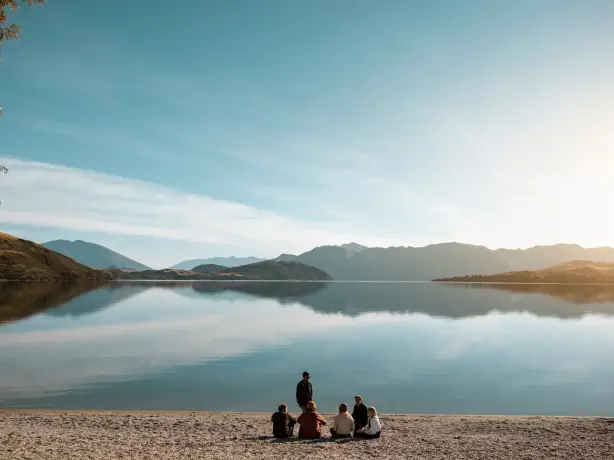 nz-south-mount aspiring-wanaka lake-summer-friends